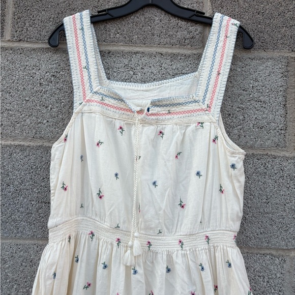 Old Navy Large Maxi Dress Cream Dainty Embroidered Floral Peasant Tiered Pockets - Picture 3 of 14